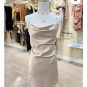 BRAND NEW NEVER WORN MEDIUM MINI DRESS